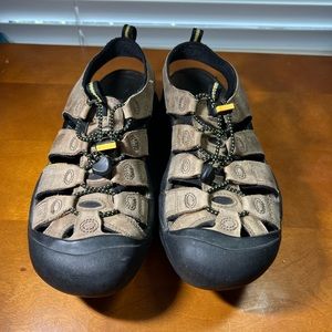 Keen Newport sandal 9.5